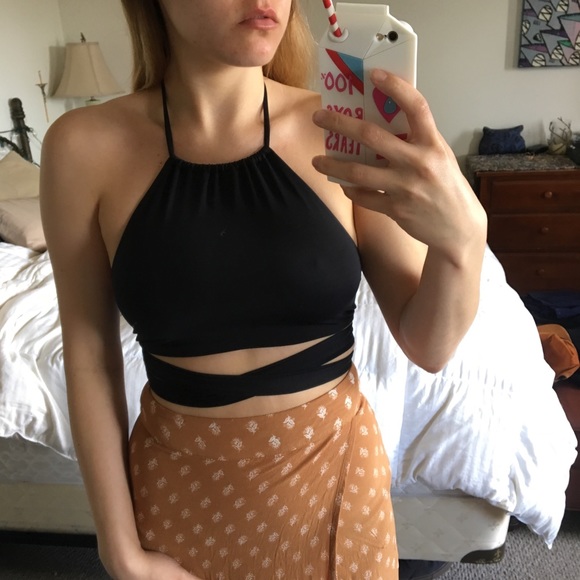 ❌SOLD❌Beach Riot Black Halter Wrap Swim Bikini Top - Picture 7 of 8